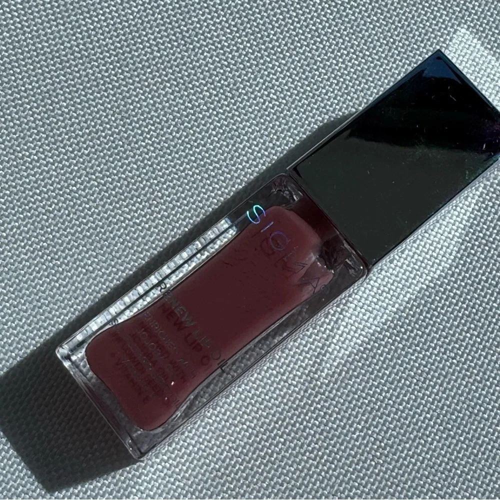 NWT Sigma Renew Lip Oil - All Heart